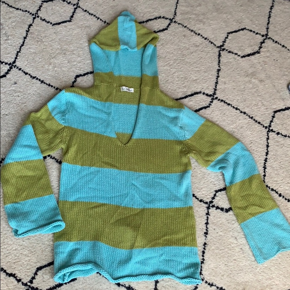 Lily McNeal (Jessica Simpson sweater)